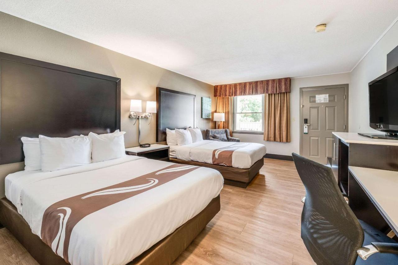 Quality Inn Poughkeepsie Buitenkant foto