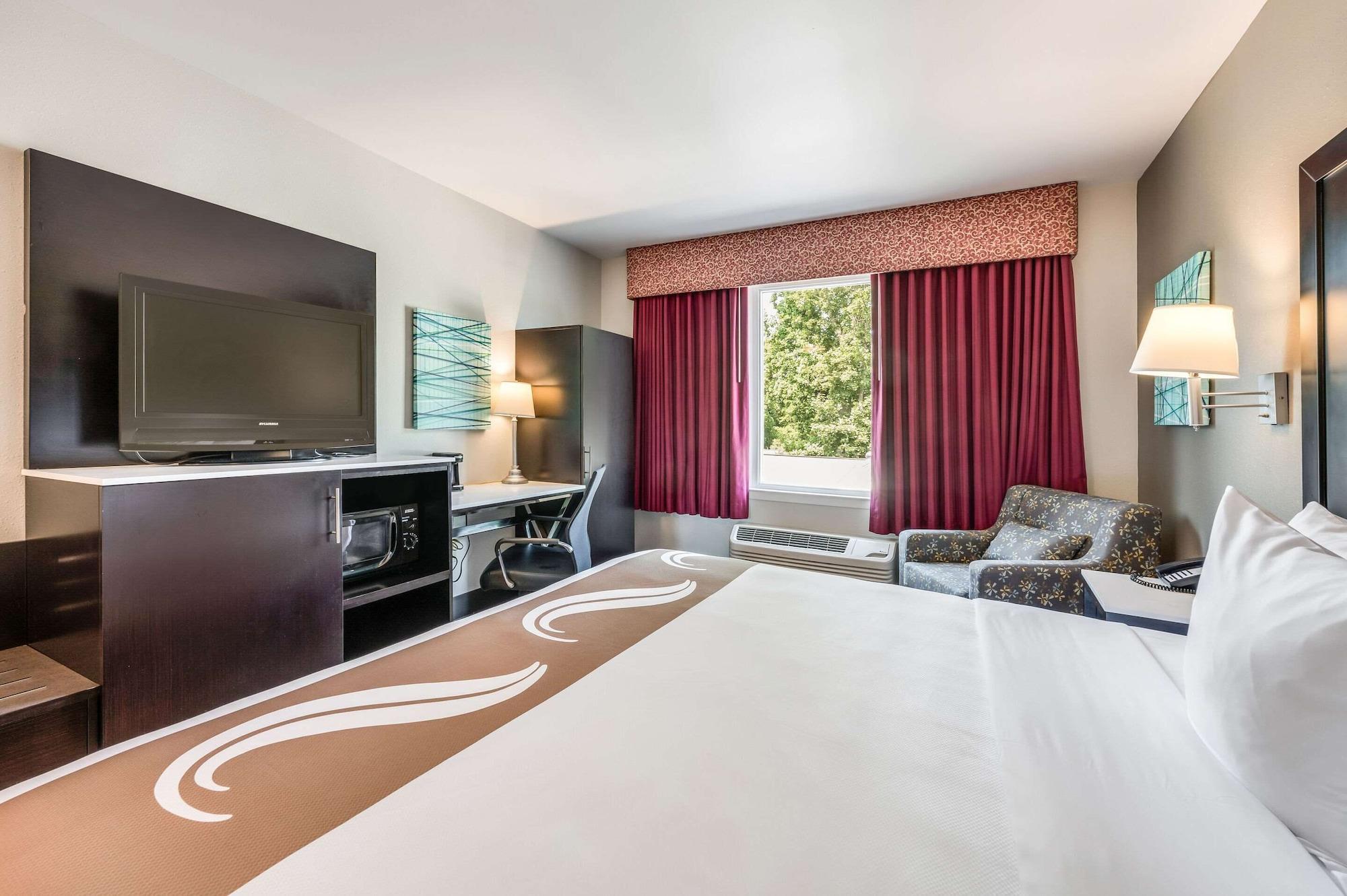 Quality Inn Poughkeepsie Buitenkant foto