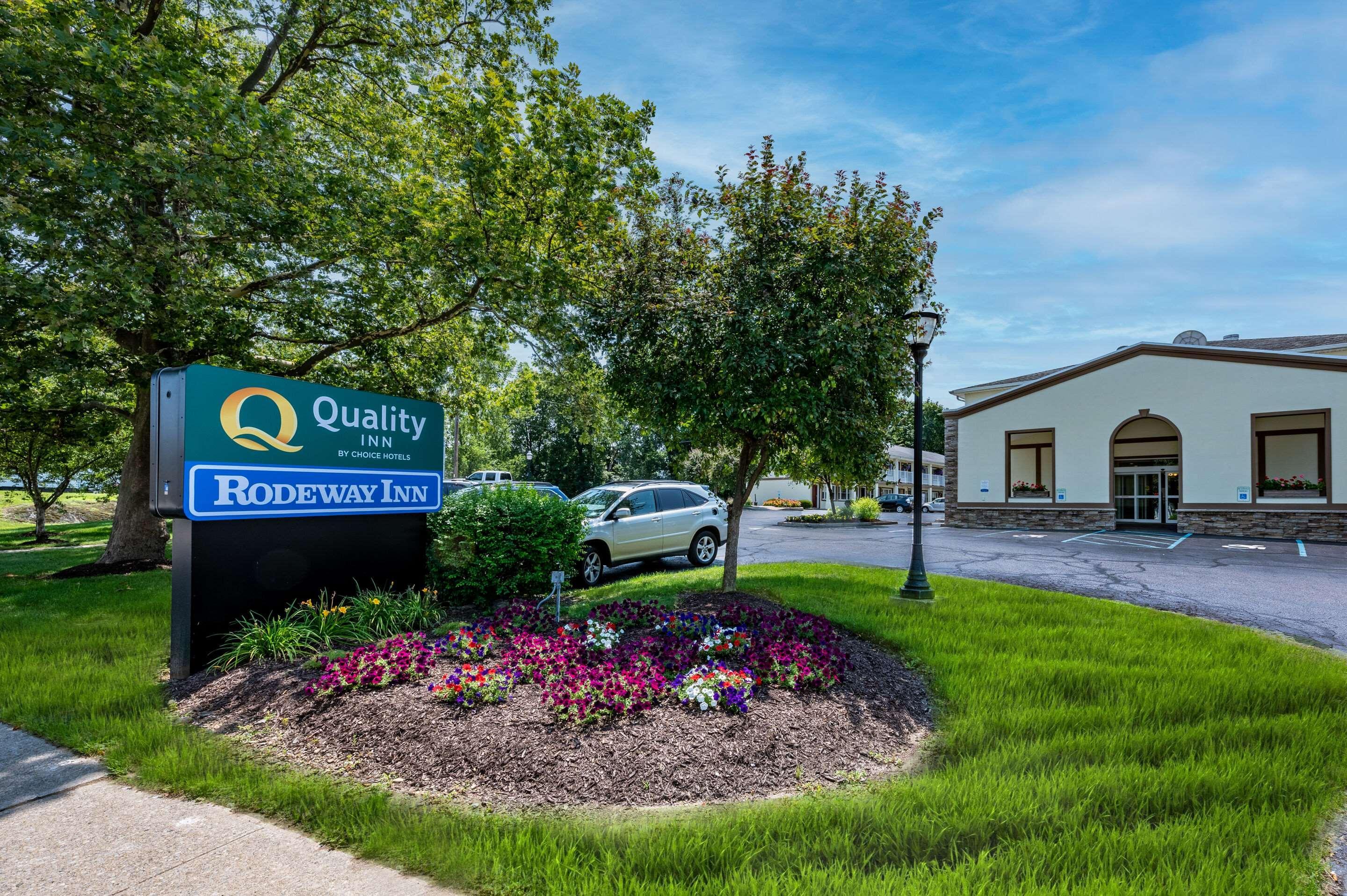 Quality Inn Poughkeepsie Buitenkant foto