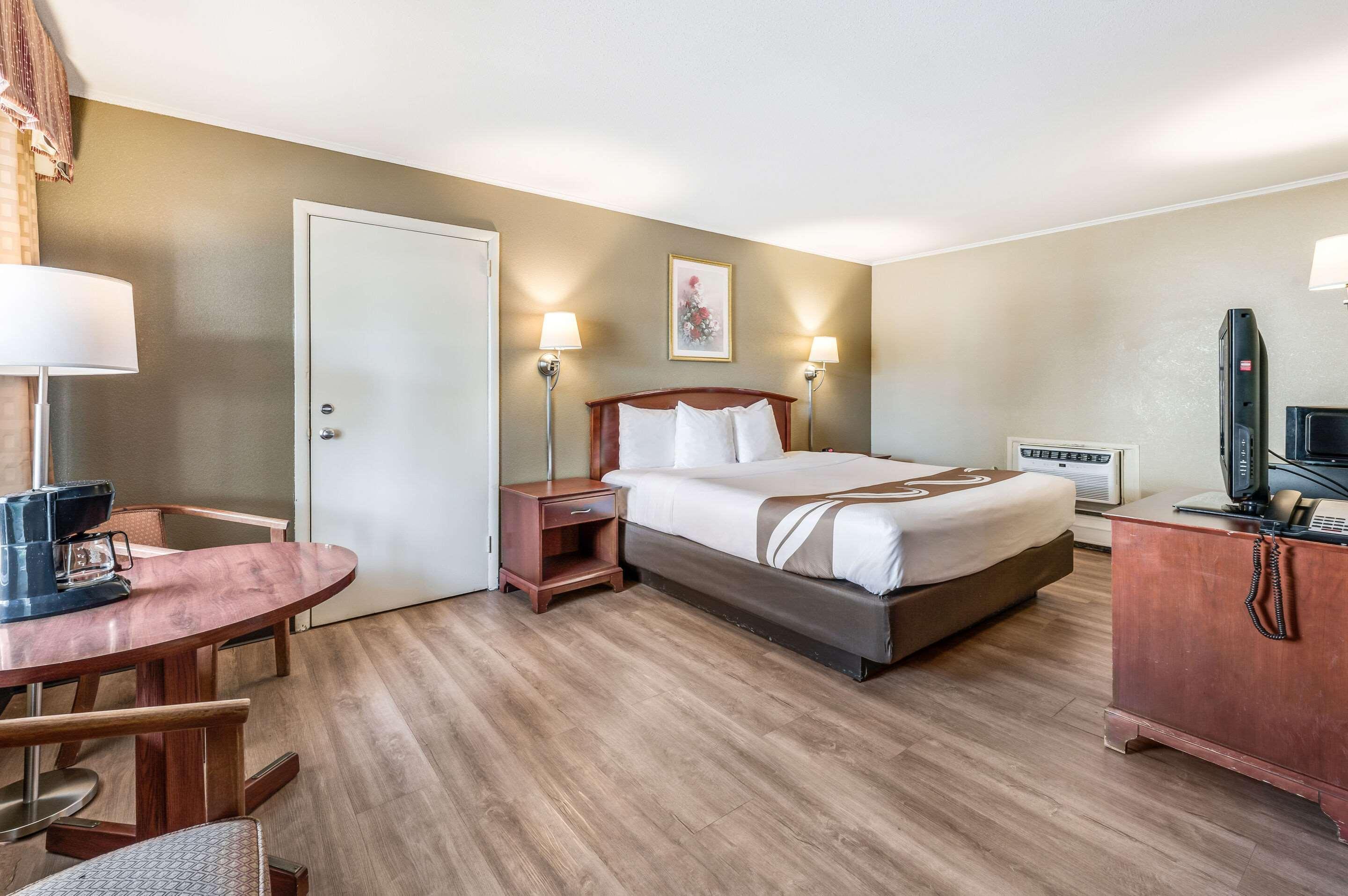 Quality Inn Poughkeepsie Buitenkant foto