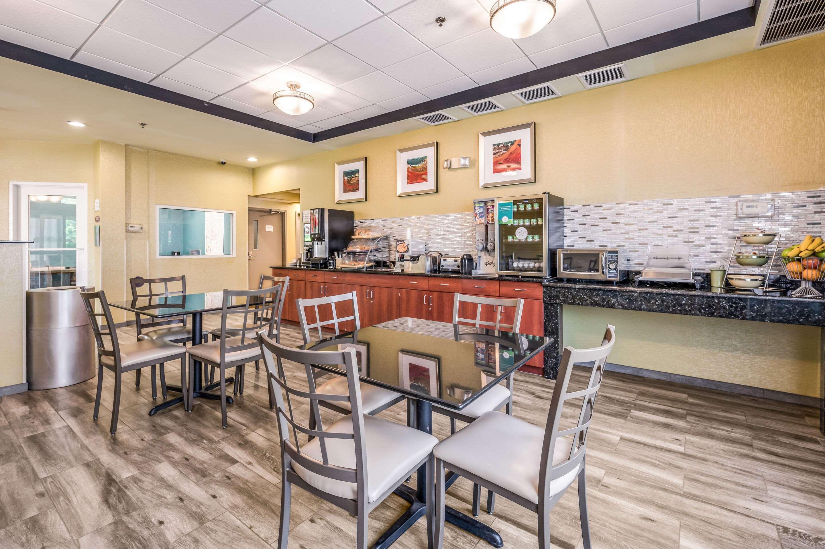 Quality Inn Poughkeepsie Buitenkant foto