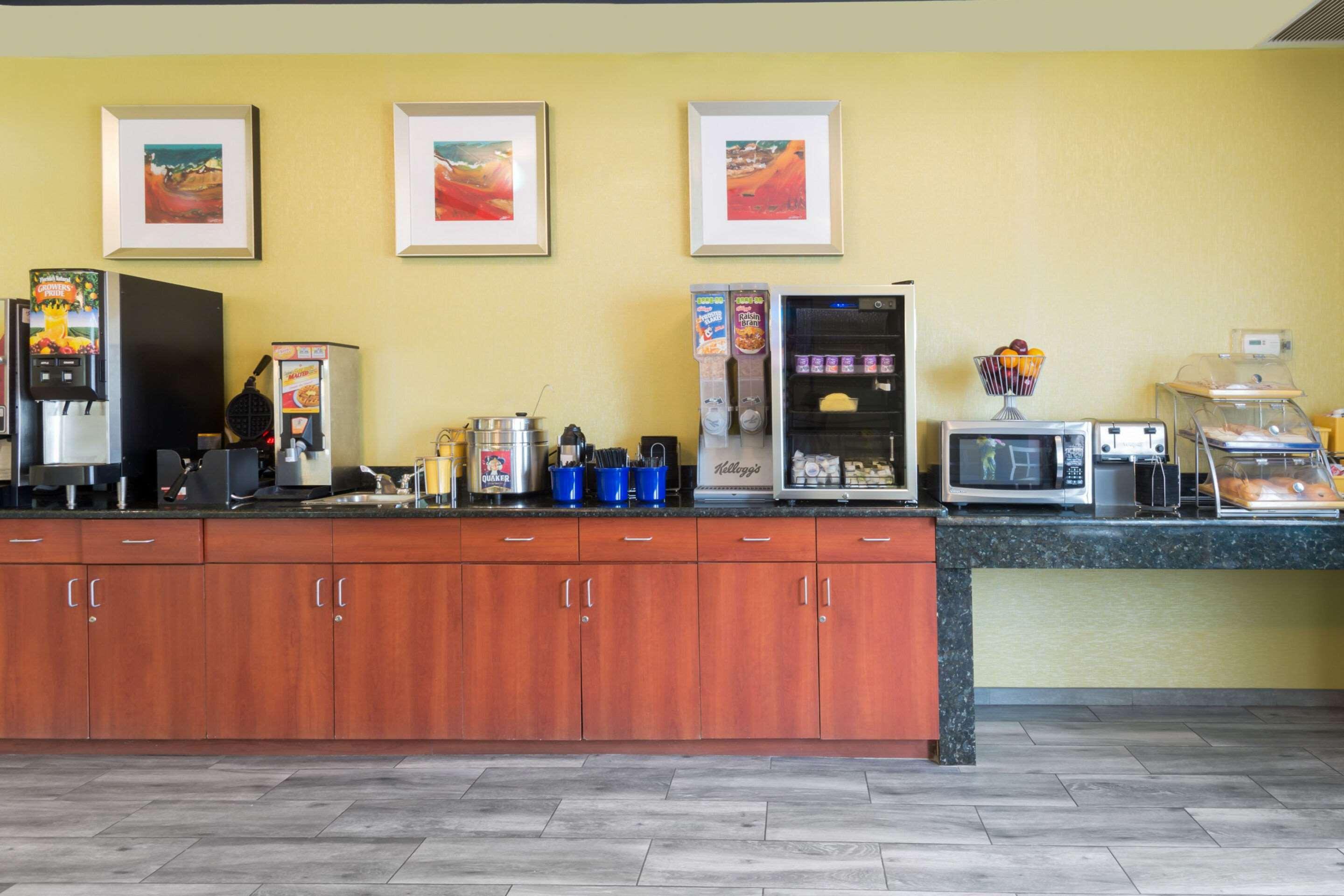 Quality Inn Poughkeepsie Buitenkant foto