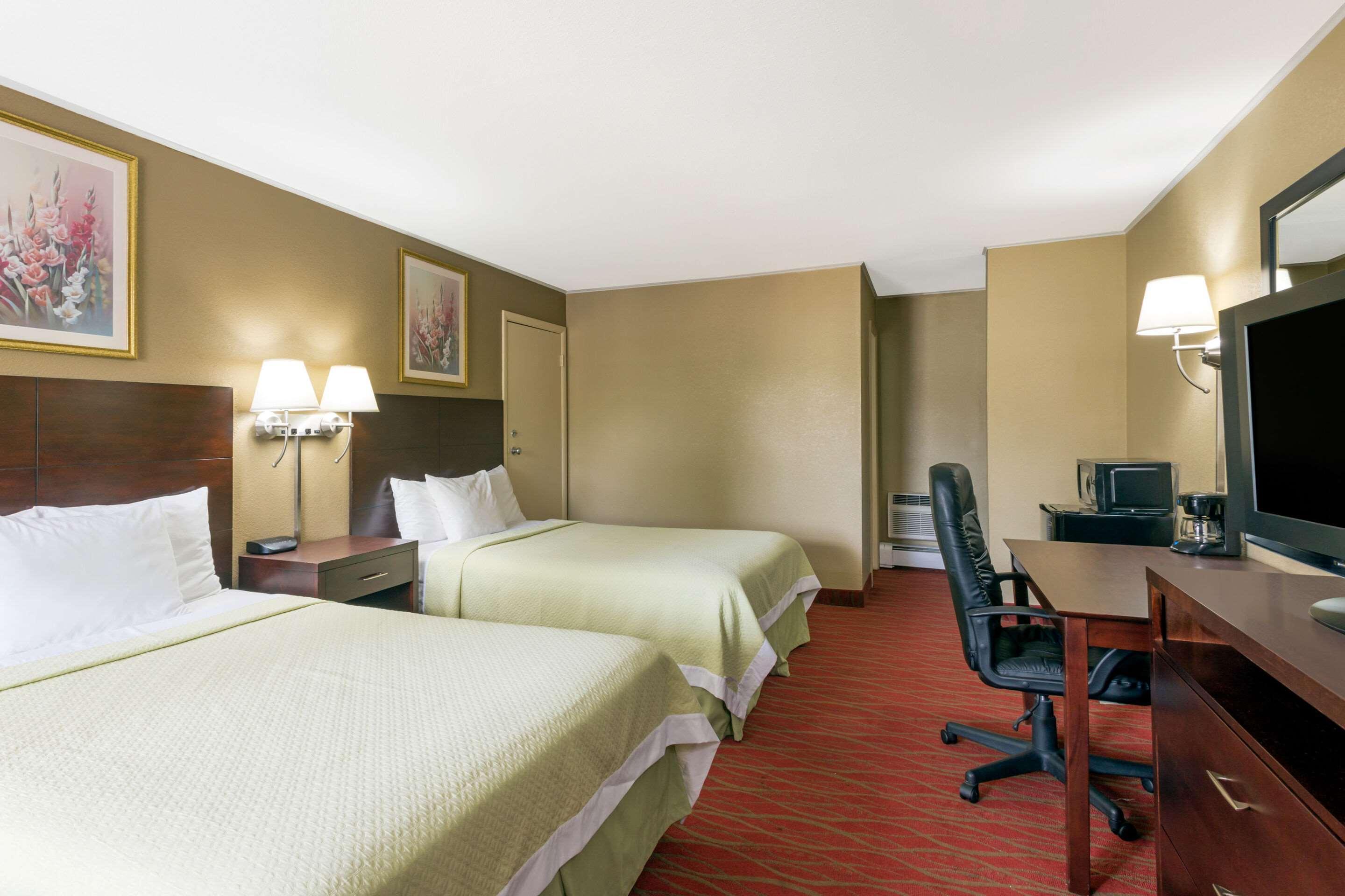Quality Inn Poughkeepsie Buitenkant foto