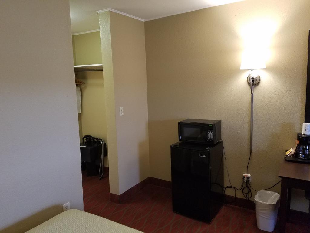 Quality Inn Poughkeepsie Buitenkant foto
