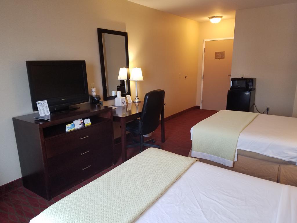 Quality Inn Poughkeepsie Buitenkant foto