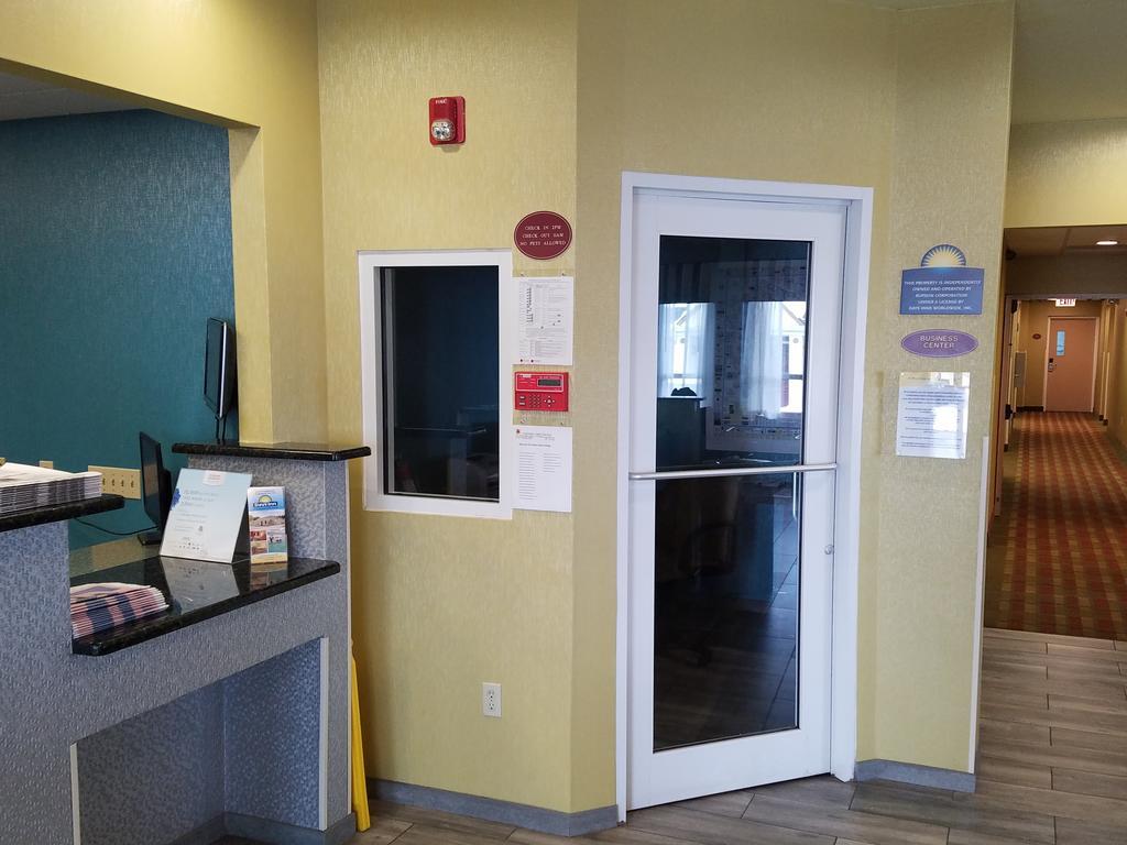 Quality Inn Poughkeepsie Buitenkant foto