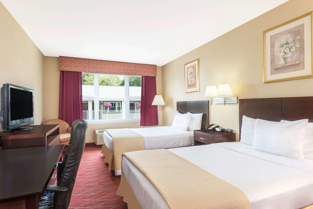 Quality Inn Poughkeepsie Buitenkant foto
