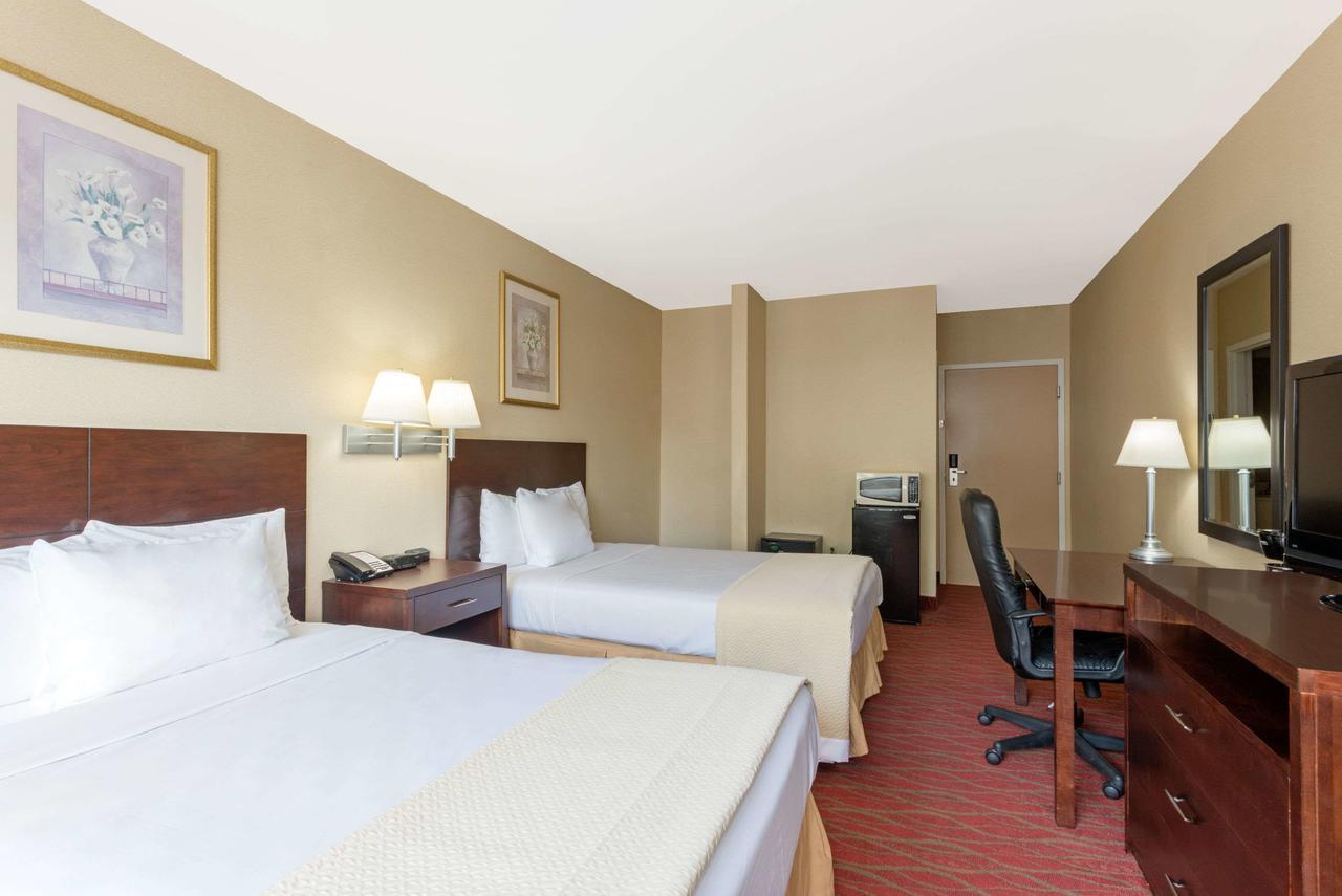 Quality Inn Poughkeepsie Buitenkant foto